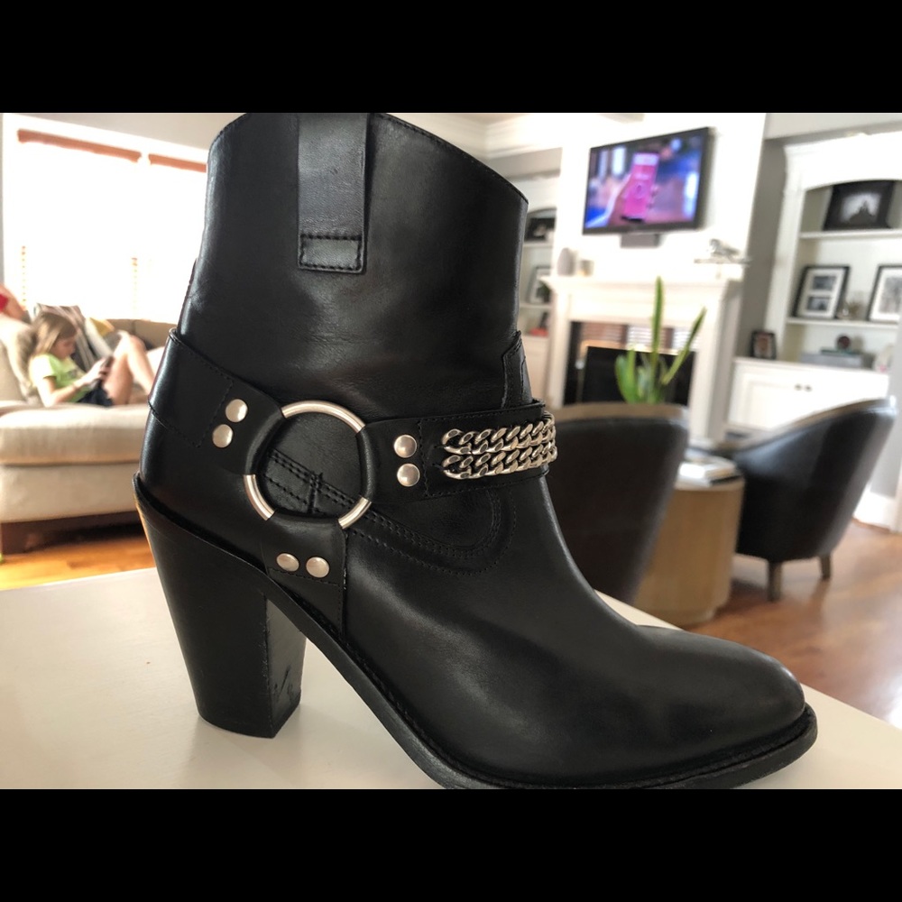 Yves Saint Laurent YSL Curtis80 Chain Harness boot